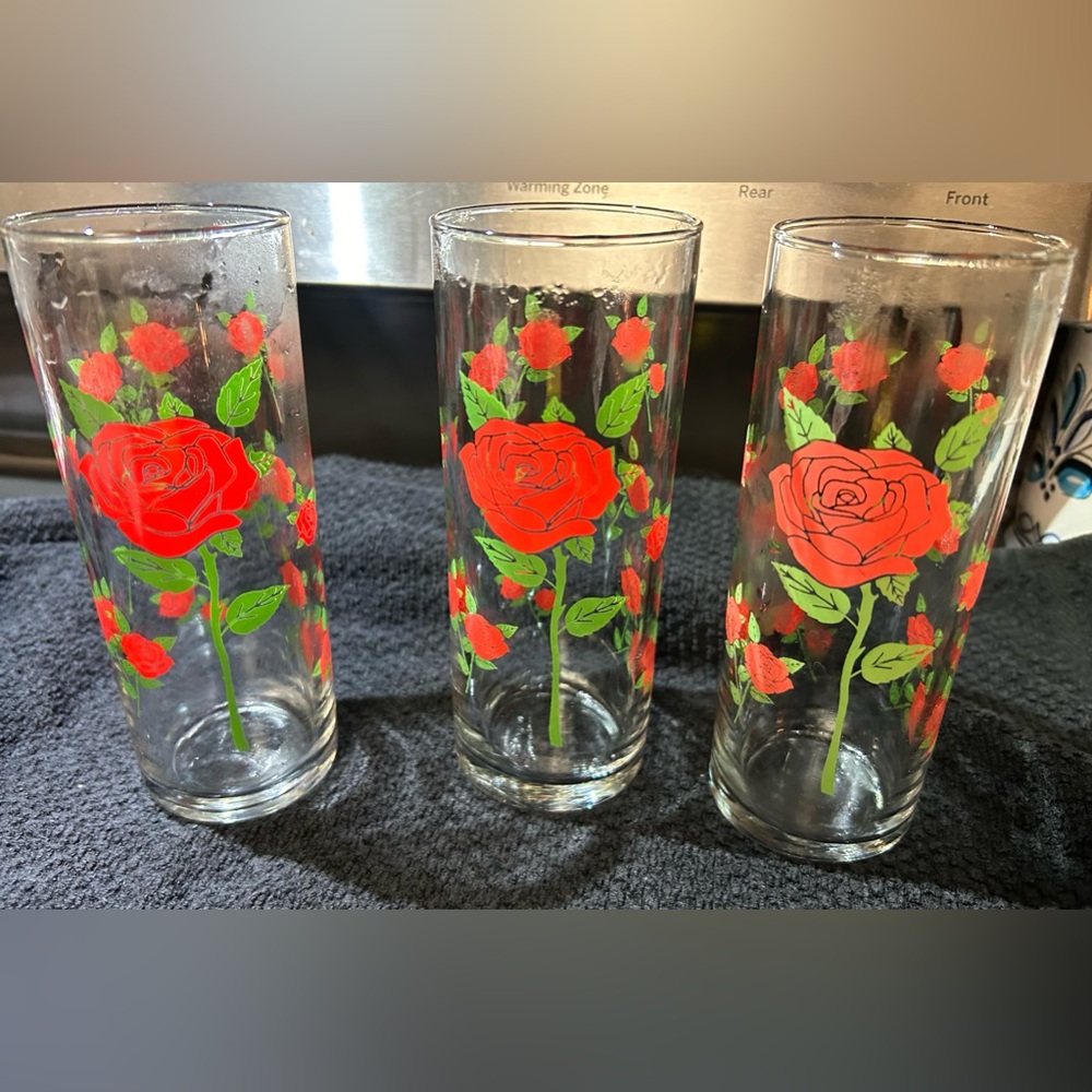 2 Vintage Anchor Hocking Rose glasses. 6”